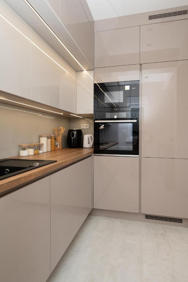 Luxury Apartman Imperio Σίμπενικ Εξωτερικό φωτογραφία